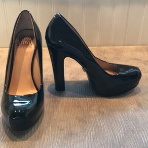 Pour La Victoire Patent Leather Chunky Heel Pump